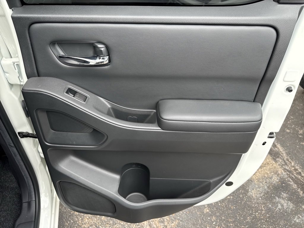 Used 2025 Nissan Frontier SV RWD image 35