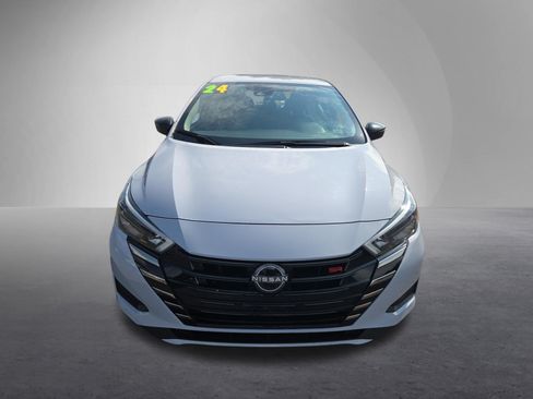 Used 2024 Nissan Versa SR FWD image 9