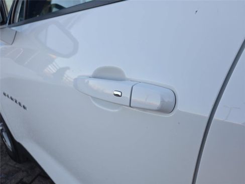 Used 2024 Chevrolet Blazer LT FWD image 11