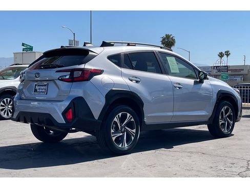 Used 2024 Subaru Crosstrek 2.0i Premium image 5