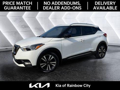 Used 2020 Nissan Kicks SR w/ SR Premium Package FWD image 4