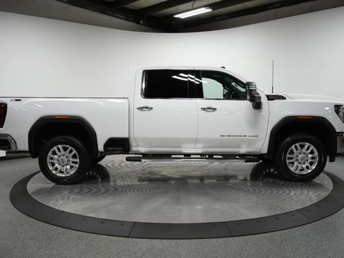 Used 2024 GMC Sierra 2500 SLT w/ SLT Convenience Package image 9
