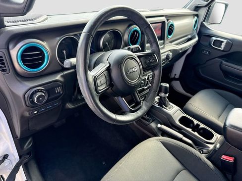 Used 2023 Jeep Wrangler Unlimited w/ Cold Weather Group AWD/4WD image 10