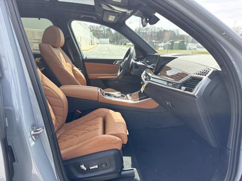 New 2026 BMW X5 xDrive40i w/ M Sport Package AWD/4WD image 16