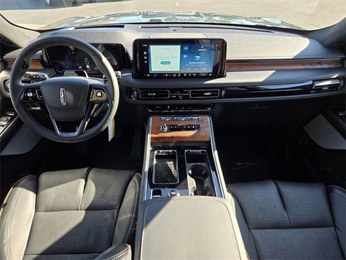 New 2025 Lincoln Aviator Black Label image 12