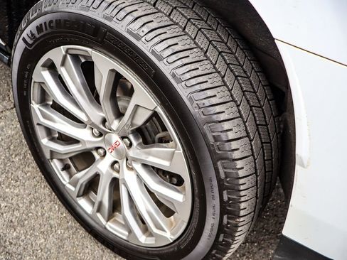 Used 2021 GMC Yukon Denali w/ Denali Premium Package image 44