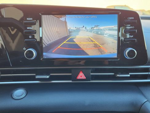 Certified 2022 Hyundai Elantra SEL w/ Convenience Package image 21