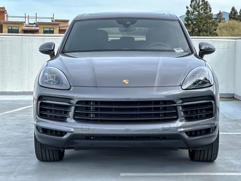 Used 2023 Porsche Cayenne Platinum Edition image 11