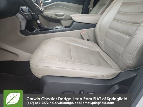 Used 2017 Ford Escape SE w/ SE Leather Comfort Package AWD/4WD image 19