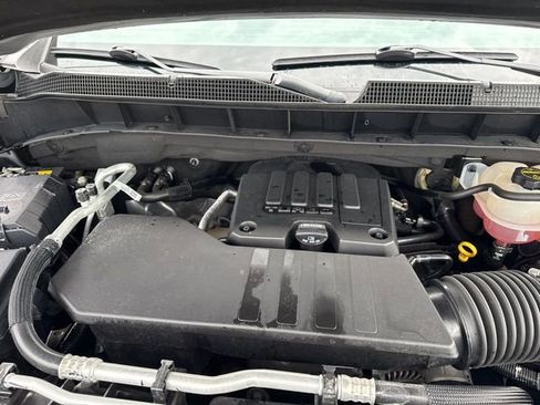 Used 2024 Chevrolet Silverado 1500 LT AWD/4WD image 31