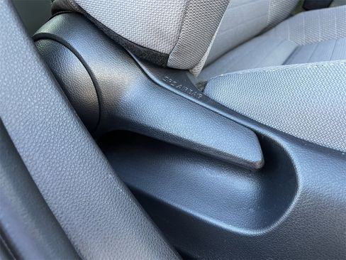 Used 2024 Toyota Corolla SE image 25