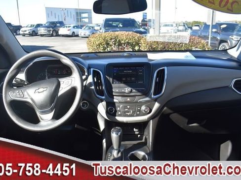 Used 2020 Chevrolet Equinox LS w/ LS Convenience Package image 3