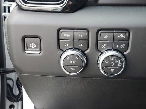 New 2026 GMC Sierra 1500 AT4 w/ Technology Package AWD/4WD image 30