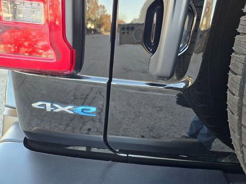 Used 2023 Jeep Wrangler Unlimited Sahara w/ Cold Weather Group image 33