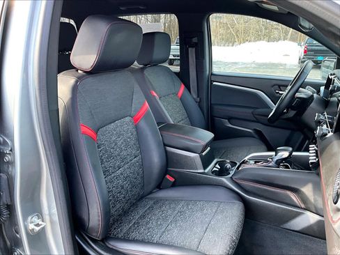 Used 2024 Chevrolet Colorado Z71 image 11