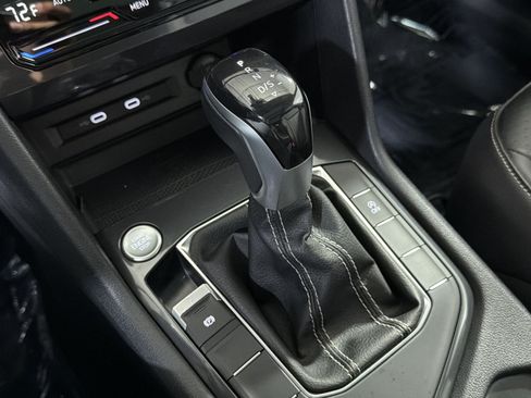 Used 2022 Volkswagen Tiguan SE AWD/4WD image 23