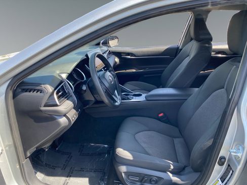 Used 2023 Toyota Camry LE w/ Convenience Package FWD image 9