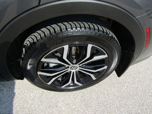 Used 2023 Toyota Crown image 10