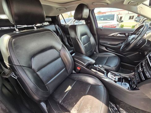 Used 2017 INFINITI QX30 Premium w/ Navigation Package AWD/4WD image 21
