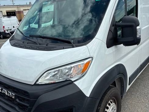 Used 2025 RAM ProMaster 2500 w/ Convenience Group FWD image 1
