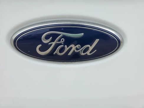 Used 2017 Ford Transit Connect XLT image 8