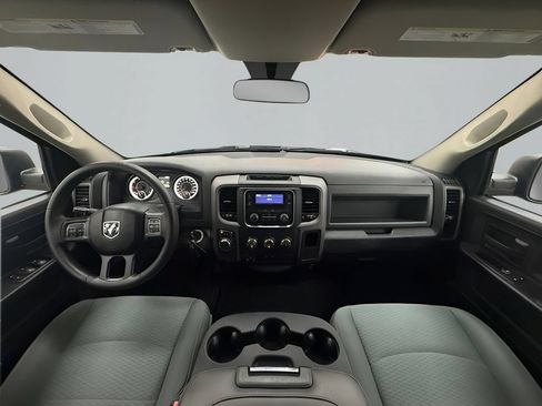 Used 2016 RAM 1500 Express RWD image 15