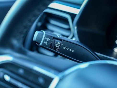 Used 2024 GMC Canyon Elevation image 31