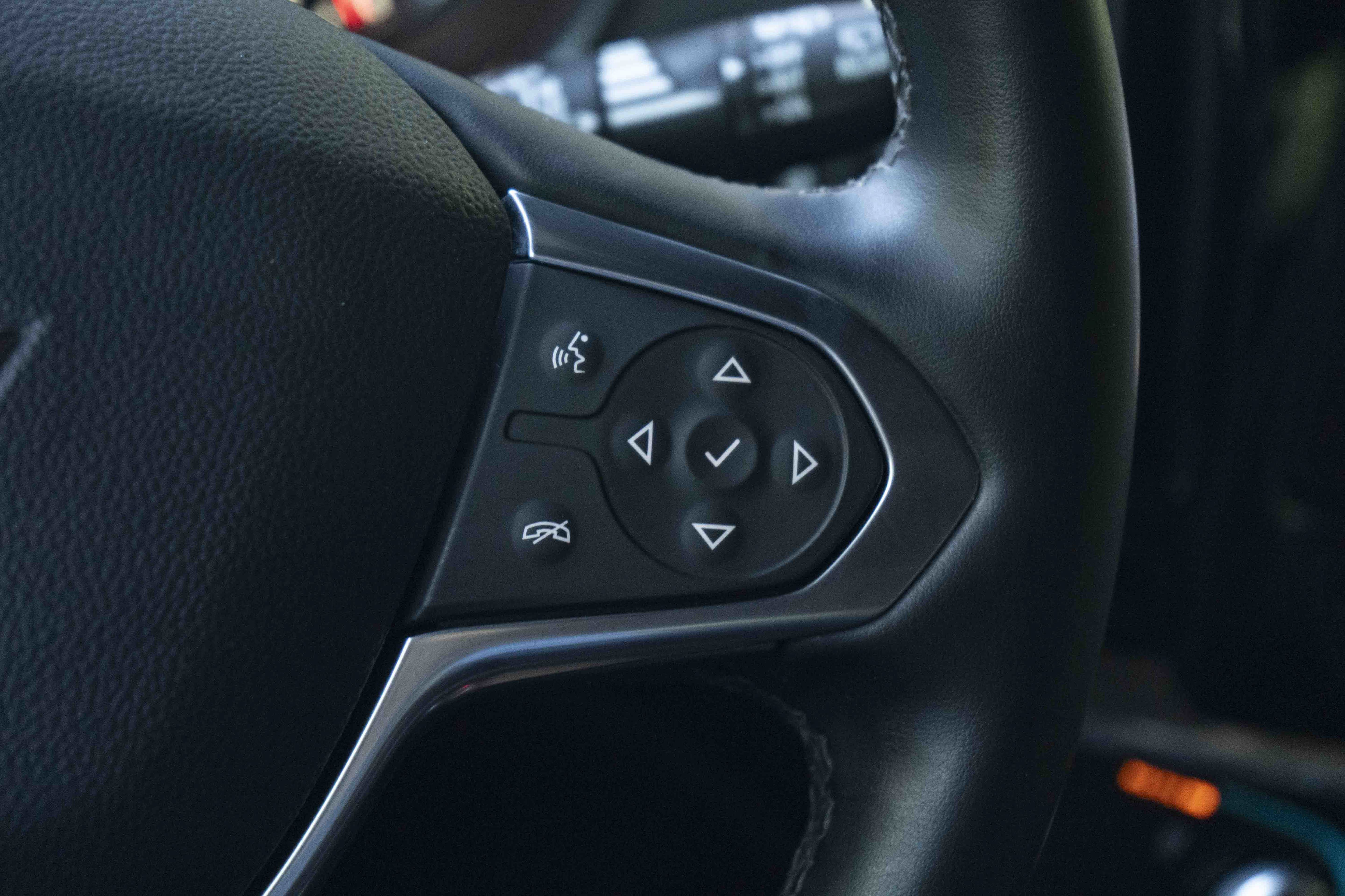 Used 2023 Chevrolet Traverse High Country w/ LPO, Floor Liner Package FWD image 22