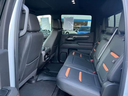 Used 2022 GMC Sierra 1500 AT4 w/ AT4 Premium Package image 11