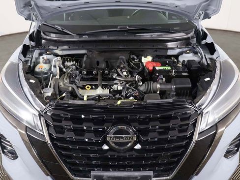 Used 2021 Nissan Kicks SR w/ Exterior Package FWD image 19