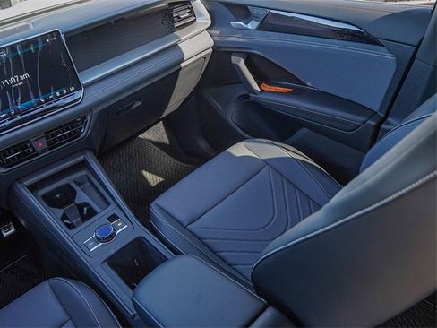 New 2026 Volkswagen Tiguan SE R-Line image 20