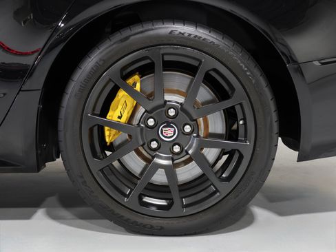 Used 2011 Cadillac CTS V image 40