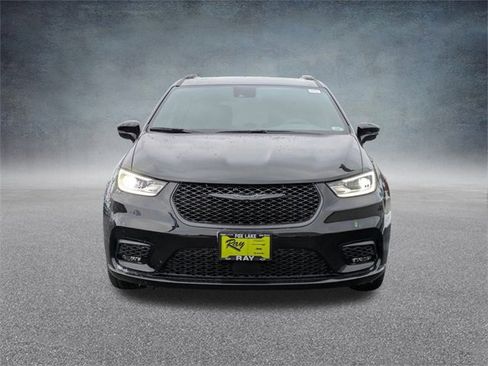 New 2026 Chrysler Pacifica Select image 9