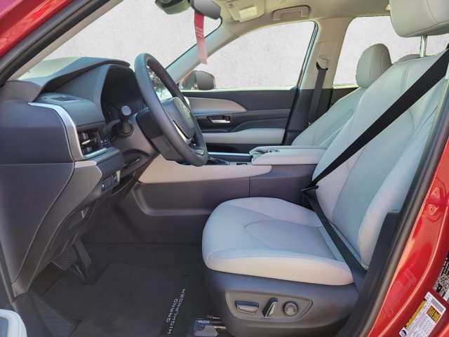Used 2026 Toyota Grand Highlander FWD image 17