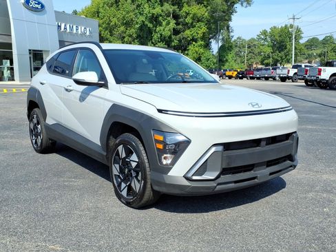 Used 2024 Hyundai Kona SEL AWD/4WD image 1