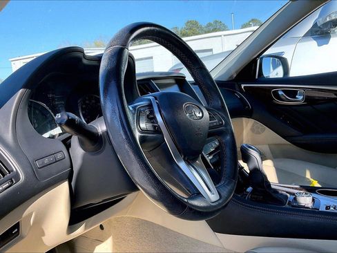 Used 2019 INFINITI Q50 Luxe w/ Essential Package (3.0T Luxe) image 6