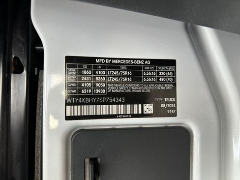 Used 2025 Mercedes-Benz Sprinter 2500 image 34