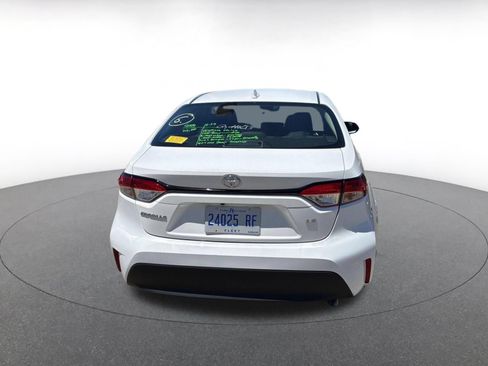 Used 2025 Toyota Corolla LE FWD image 11