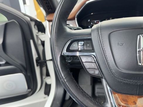 Used 2020 Lincoln Continental Black Label w/ Rear Seat Amenities Package image 27