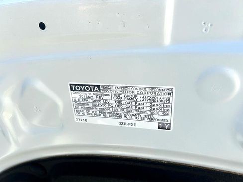 Used 2018 Toyota Prius Prime Premium image 36