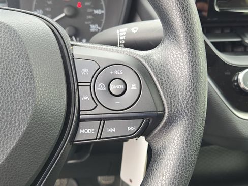 Used 2025 Toyota Corolla LE FWD image 26