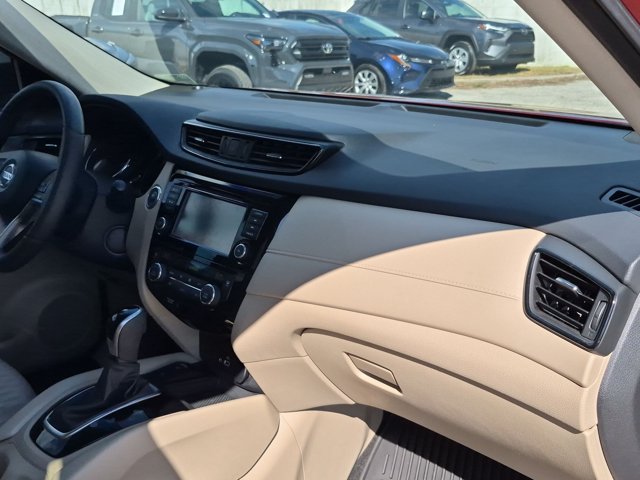 Used 2019 Nissan Rogue SV w/ Premium Package FWD image 22