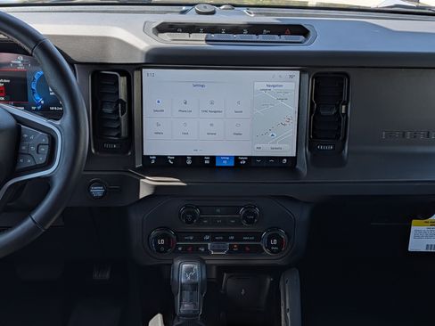 Used 2025 Ford Bronco Badlands AWD/4WD image 34