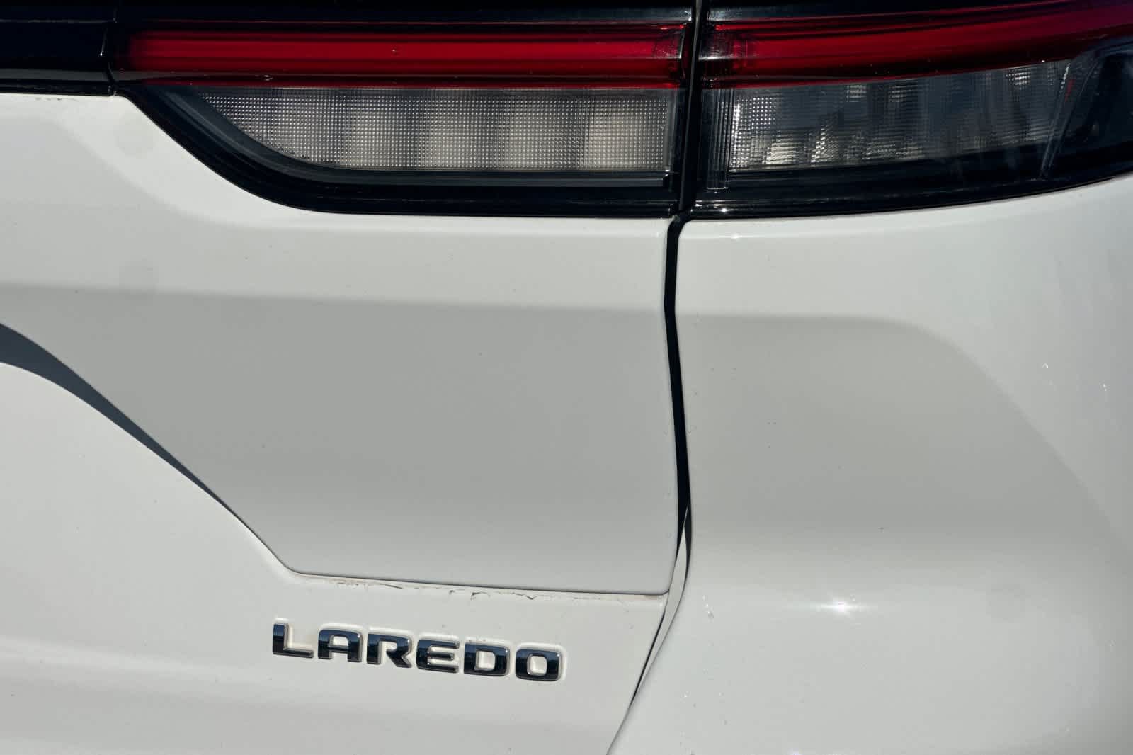 Used 2023 Jeep Grand Cherokee Laredo w/ Trailer Tow Prep Group (B) AWD/4WD image 31