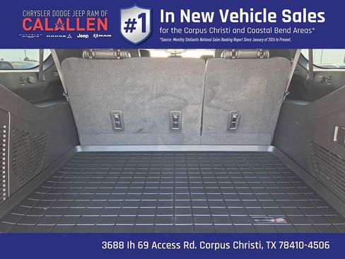Used 2023 GMC Yukon XL SLT w/ SLT Premium Package RWD image 27