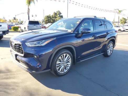 Used 2023 Toyota Highlander Platinum image 7