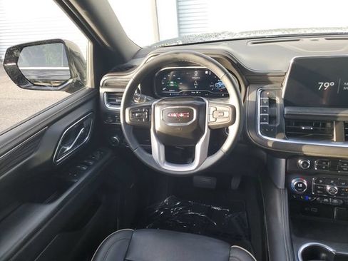 Used 2023 GMC Yukon XL SLT RWD image 12