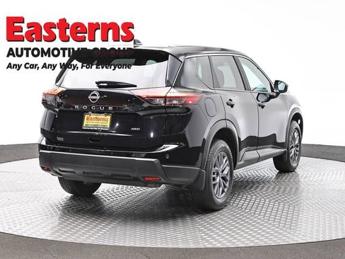 Used 2024 Nissan Rogue S AWD/4WD image 9