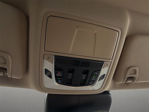 Used 2024 Acura RDX SH-AWD image 29