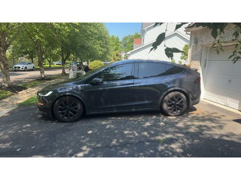 Used 2025 Tesla Model X AWD/4WD image 2
